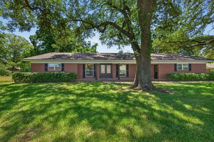 Property Photo:  2224 Brownlee Road  LA 71111 