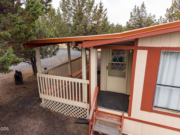 Property Photo:  1643 SE Akins Drive  OR 97754 