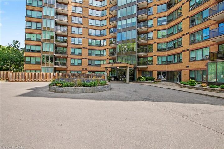 Property Photo:  237 King Street W 608  ON N3H 5L2 