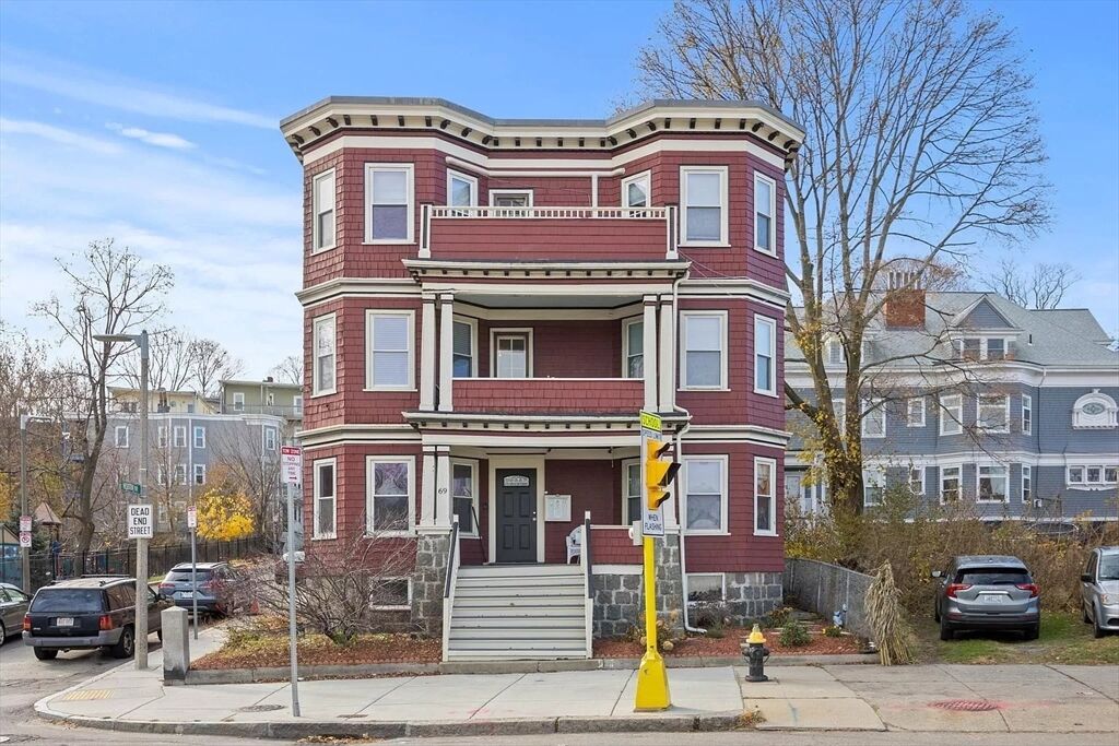 Property Photo:  69 Pleasant Street 1  MA 02125 
