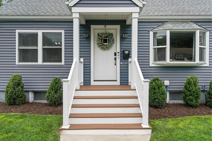 Property Photo:  19 W Sigourney St  MA 01905 