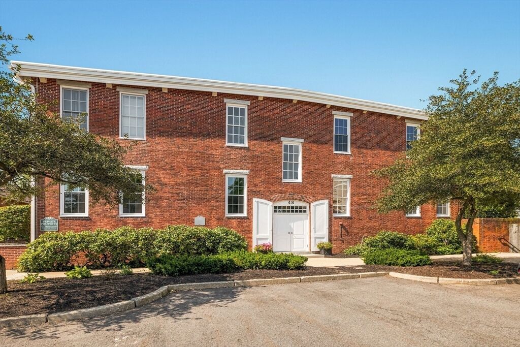 Property Photo:  48 Kent Street 5  MA 01950 