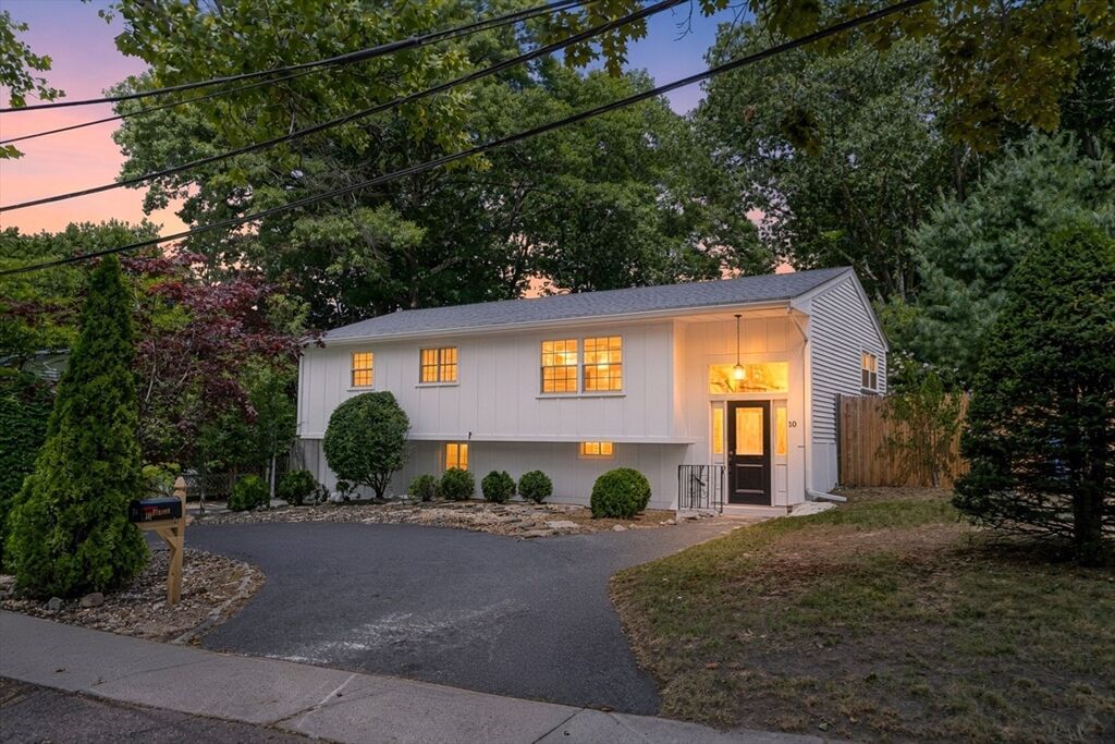 Property Photo:  10 Kardon Rd  MA 02136 
