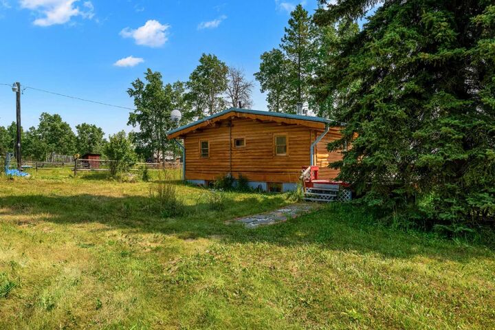 Property Photo:  5155 Township Road 295A  AB T0M 2E0 