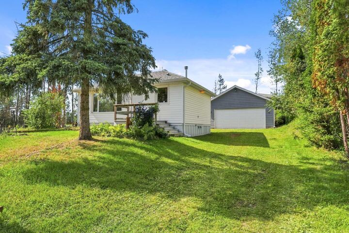 Property Photo: 164 Crescent Drive AB T7N 1N3
