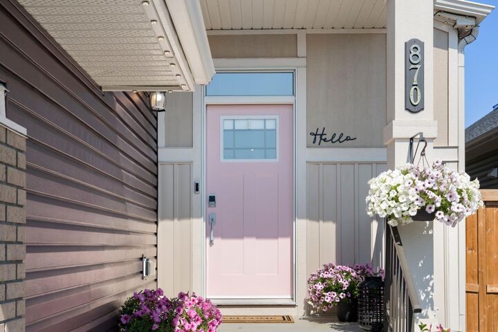 Property Photo:  870 Bayview Cove SW  AB T4B 5G4 
