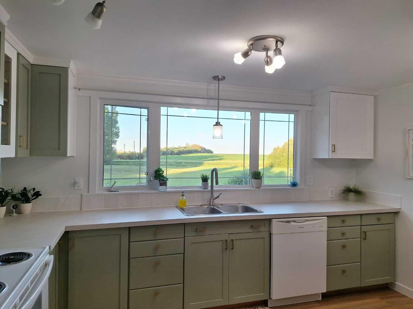 Property Photo: 38126 Range Road 283 27 AB T4S 2B4