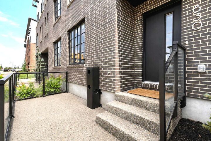 830 81 Street SW — photo 1