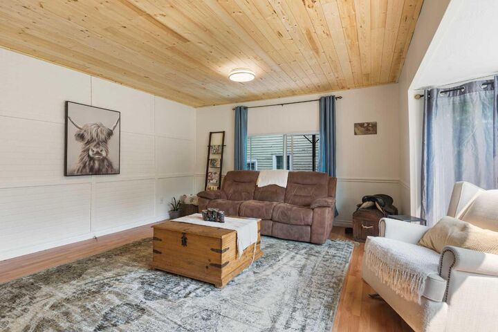 Property Photo: 334 4 Avenue SE AB T1V 1H8