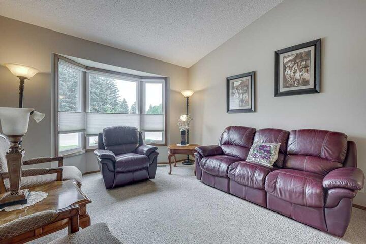 Property Photo:  6 Ramsey Avenue  AB T4P 3K6 