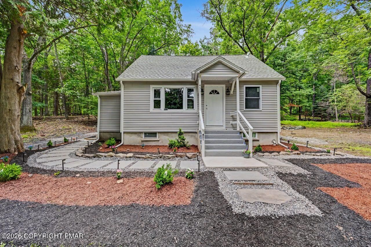Property Photo:  451 Wooddale Road  PA 18302 