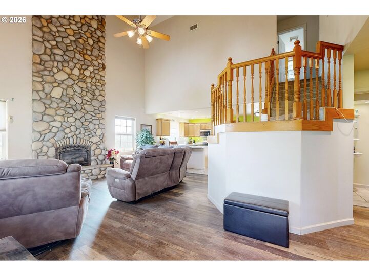 Property Photo: 52406 Sunquist Rd OR 97862