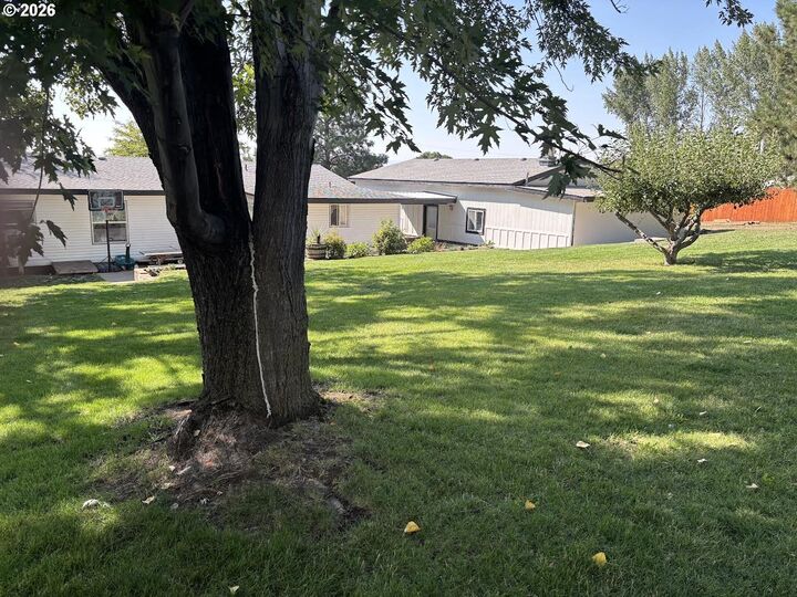Property Photo:  60905 Love Rd  OR 97824 