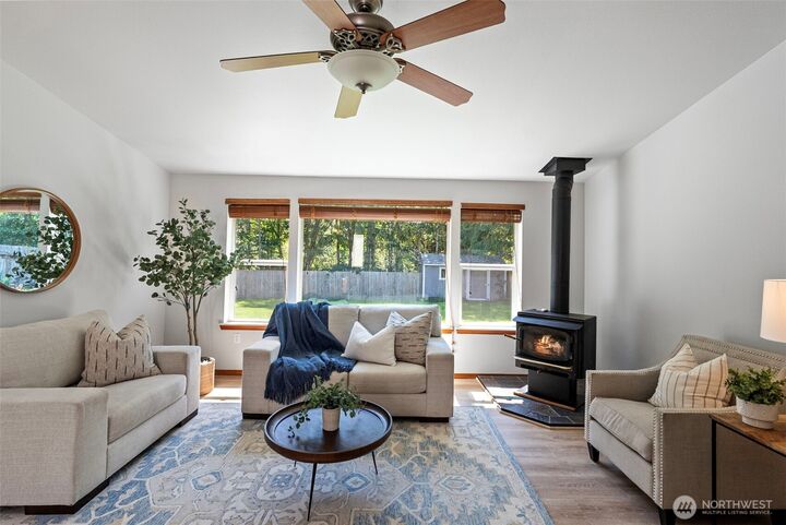 Property Photo: 511 E Gills Cove Drive WA 98524