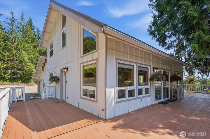 Property Photo:  535  Juanita Drive  WA 98320 