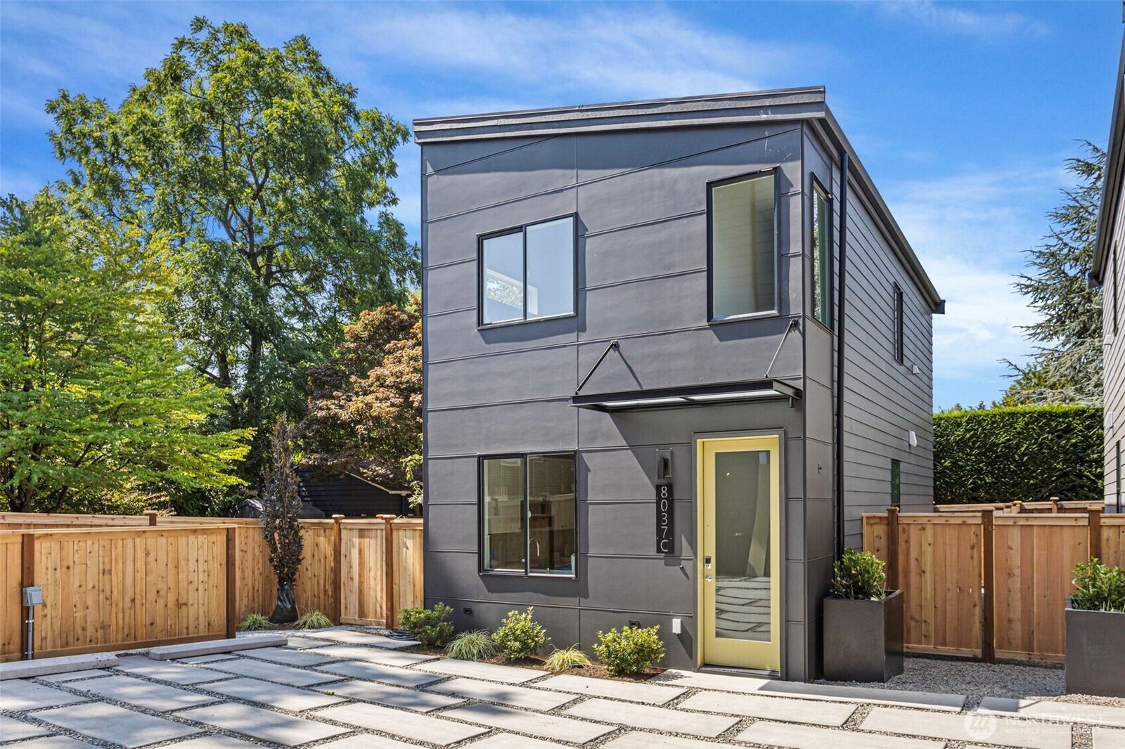 Property Photo: 8037 Wallingford Avenue N C WA 98103