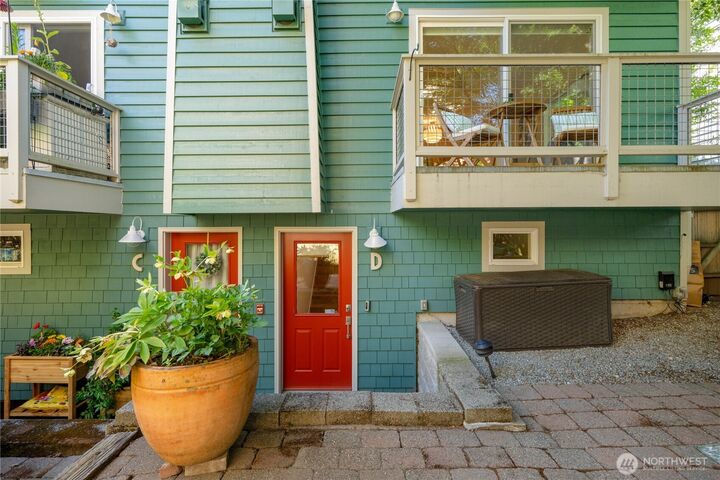 Property Photo: 3648 Francis Avenue N D WA 98103