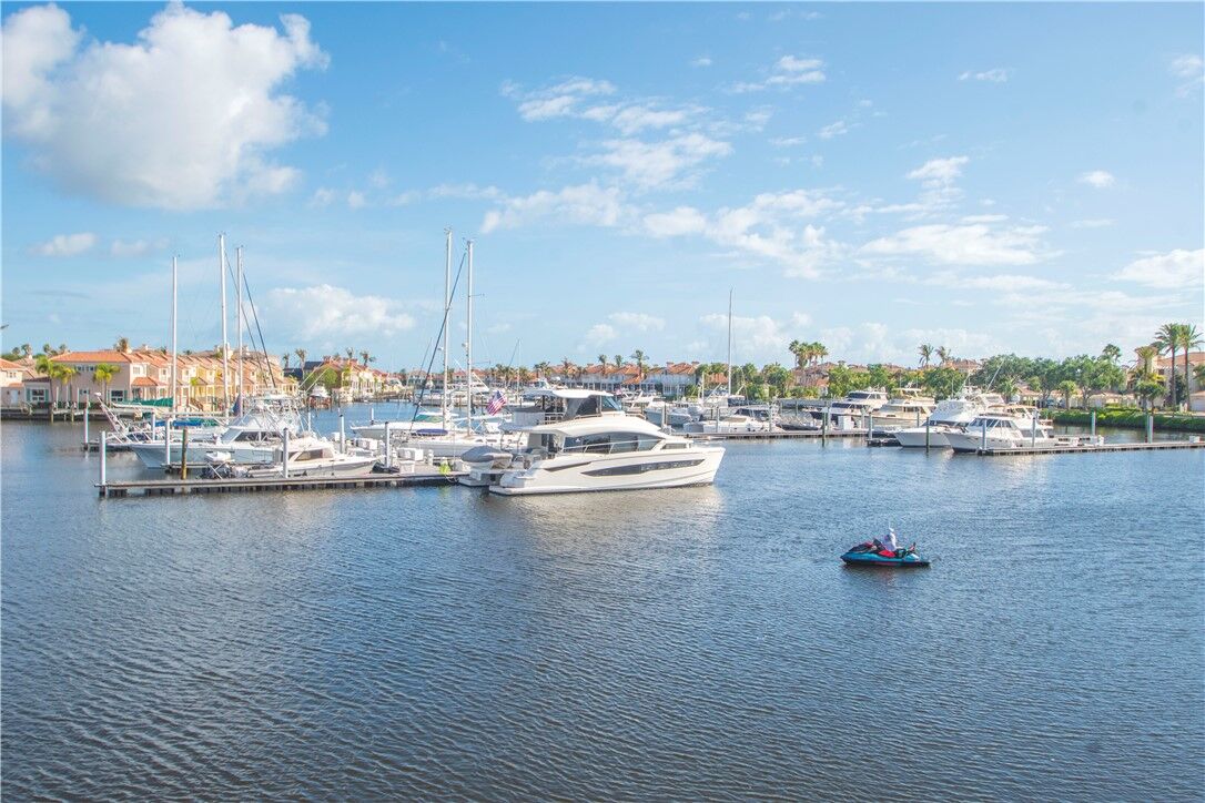 Property Photo:  5225 E Harbor Village Drive 202  FL 32967 