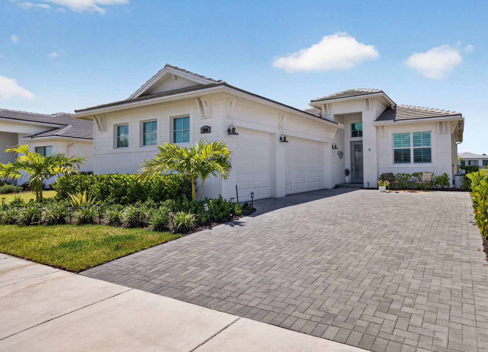 Property Photo: 8605 SW Cantante Way FL 34987