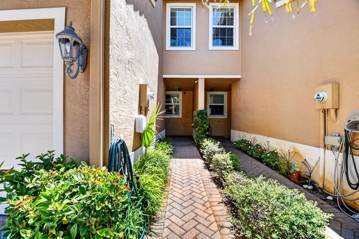 Property Photo:  4349 Colony View Drive  FL 33463 