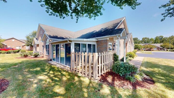 Property Photo: 100 Augusta Avenue 6B KY 42103