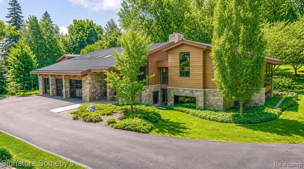 Property Photo:  5051 Beach Road  MI 48098 