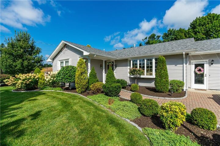 Property Photo:  5 Hilton Drive  RI 02919 