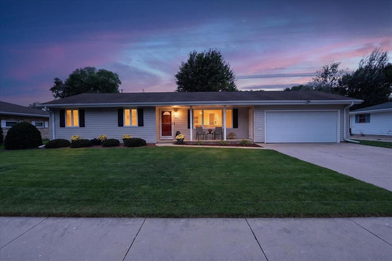 Property Photo:  1927 Hancock Lane  WI 53545 