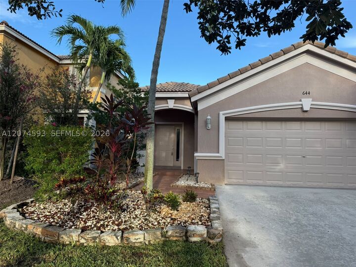 Property Photo:  644 Conservation Dr  FL 33327 
