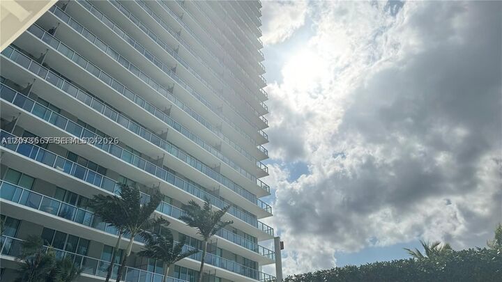 Property Photo:  1111 SW 1st Uph4021-  FL 33130 