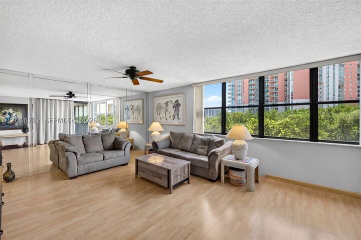 Property Photo: 3350 NE 192nd St 5H-B FL 33180
