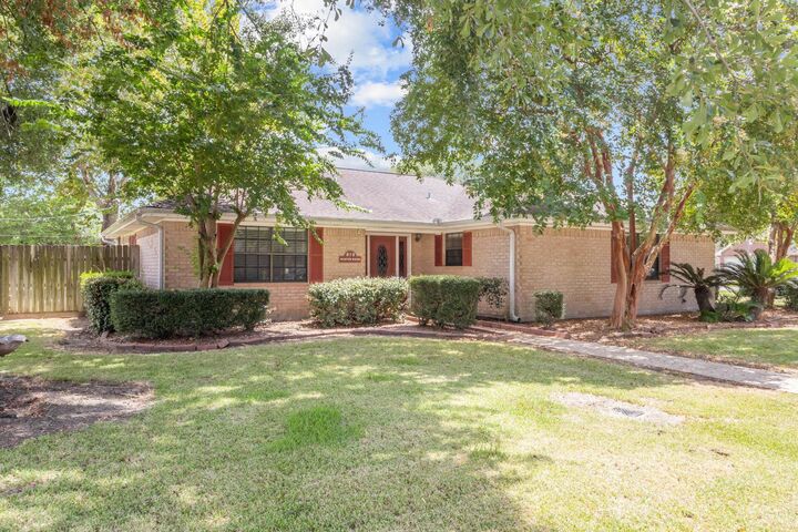 Property Photo: 815 Hunter Ridge TX 77627