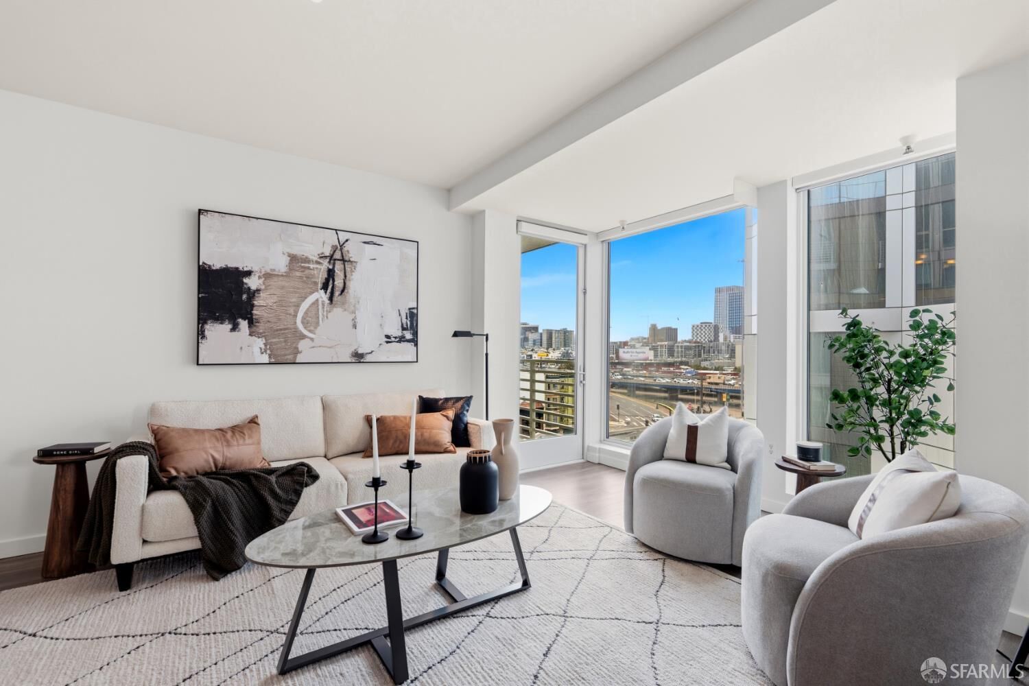 Property Photo:  555 4th Street 731  CA 94107 
