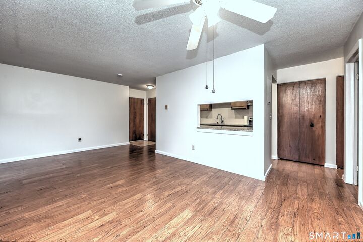 Property Photo:  20 Leslie Road B  CT 06606 
