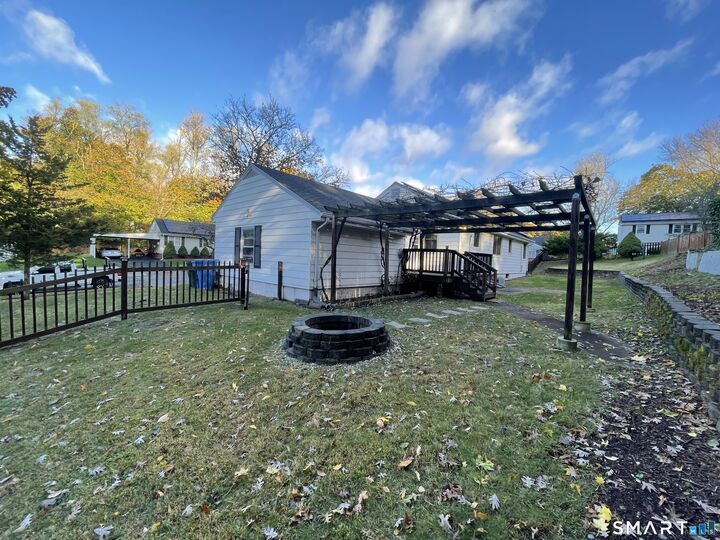 Property Photo:  225 Blue Hills Avenue  CT 06514 
