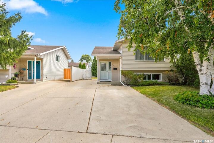 Property Photo:  205 Imperial Street  SK S7H 1Z9 