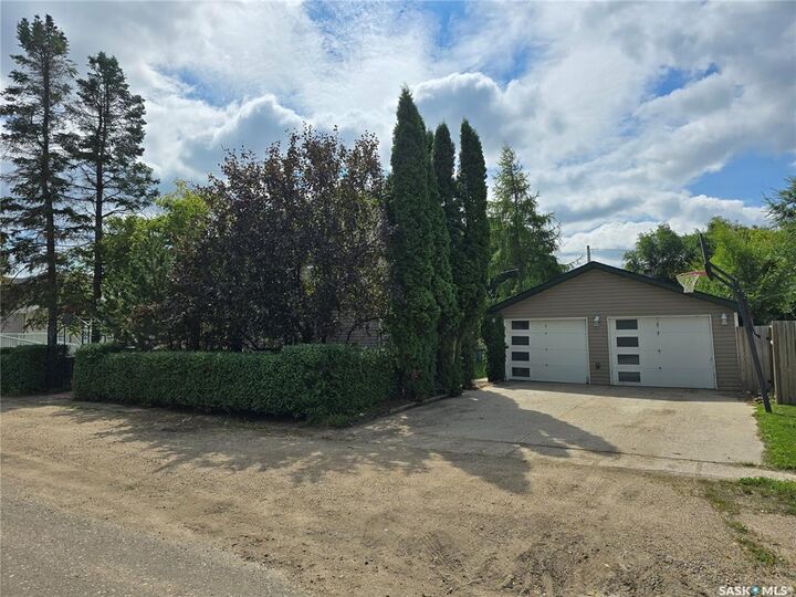 Property Photo: 127 1st Avenue SK S0K 3A0