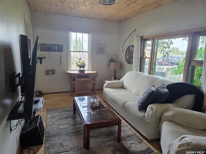 Property Photo:  315 Railway Avenue  SK S0J 3B0 
