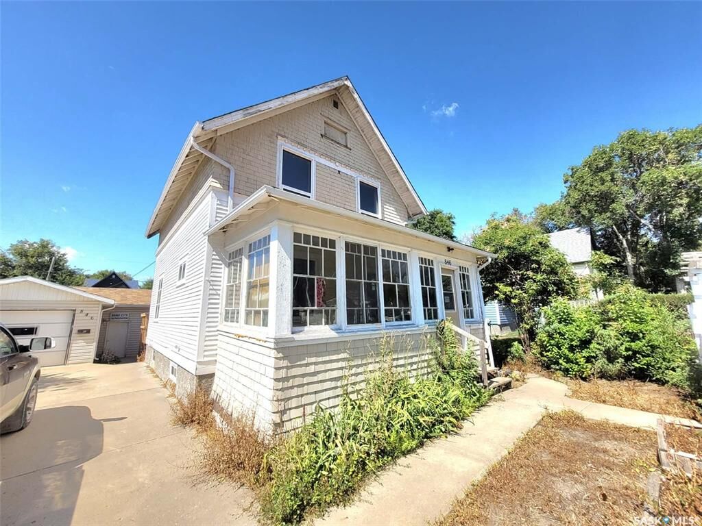 Property Photo:  846 8th Avenue NW  SK S6H 4E9 