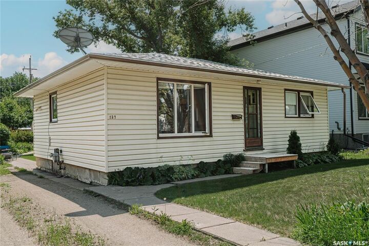 Property Photo: 127 107th Street W SK S7N 1P2