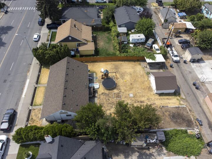 Property Photo:  719-723 W Clark St  WA 99301 