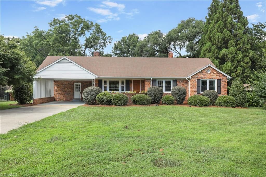 Property Photo:  6104 Auburndale Drive  NC 27410 