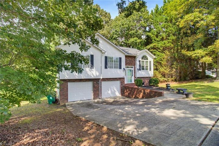 Property Photo: 3913 Landover Drive NC 27265