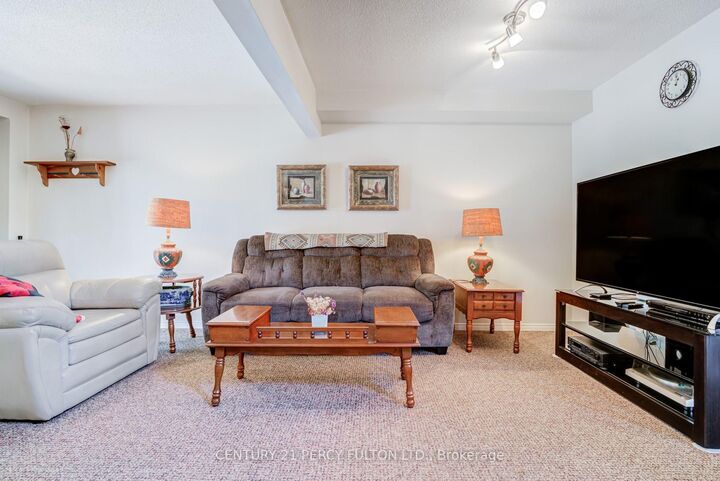 Photo de la propriété:  1391 Anton Square  ON L1V 5T5 