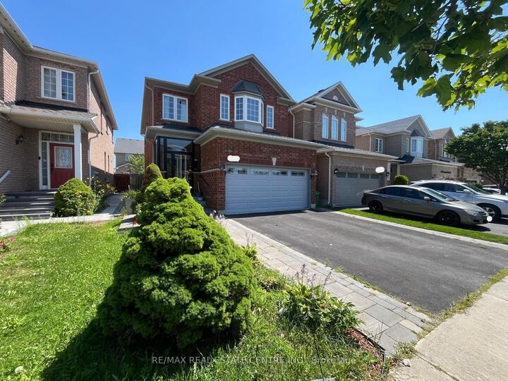 Property Photo: 3570 Fountain Park Avenue ON L5M 7G1