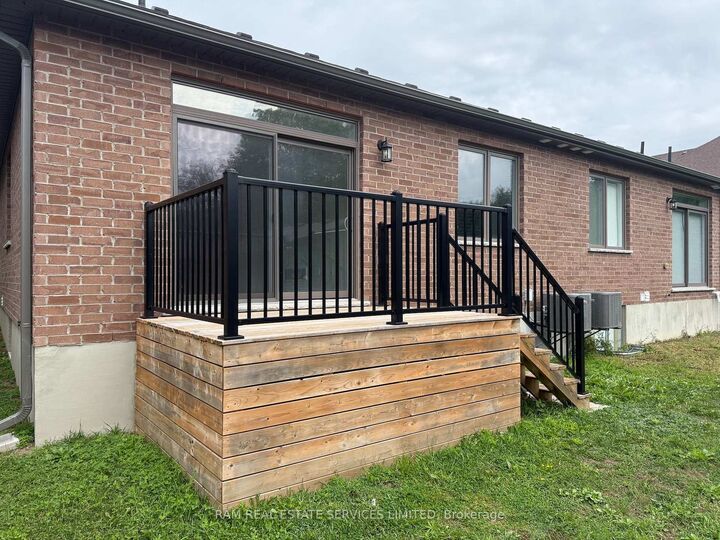 Property Photo: 981 Wright Drive ON L4R 0E4
