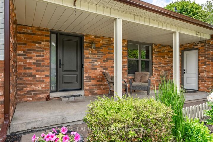 Property Photo: 16 Snowberry Court ON L7K 0B5