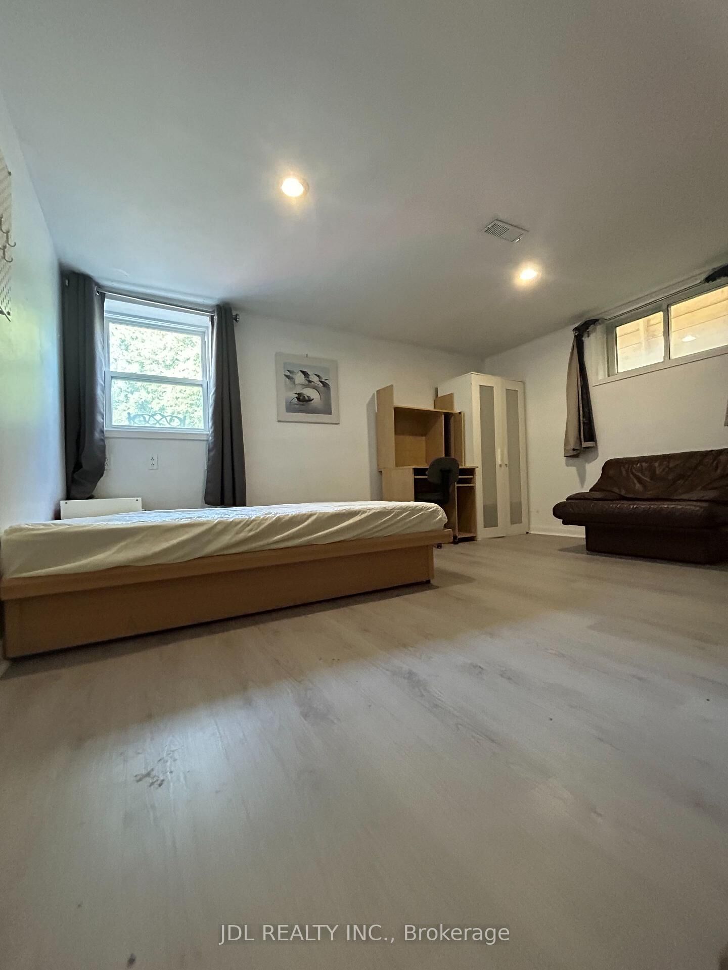 Property Photo:  186 Wilfred Ave. Avenue Suite A Bsmt  ON M2N 5C9 