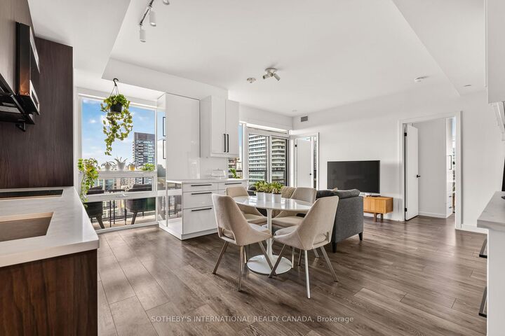 Property Photo: 127 Broadway Avenue 2302 ON M4P 1V4