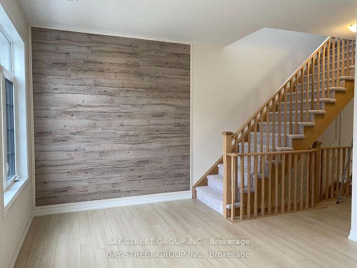 Photo de la propriété:  15 Sissons Way Suite 1  ON L6B 1R2 